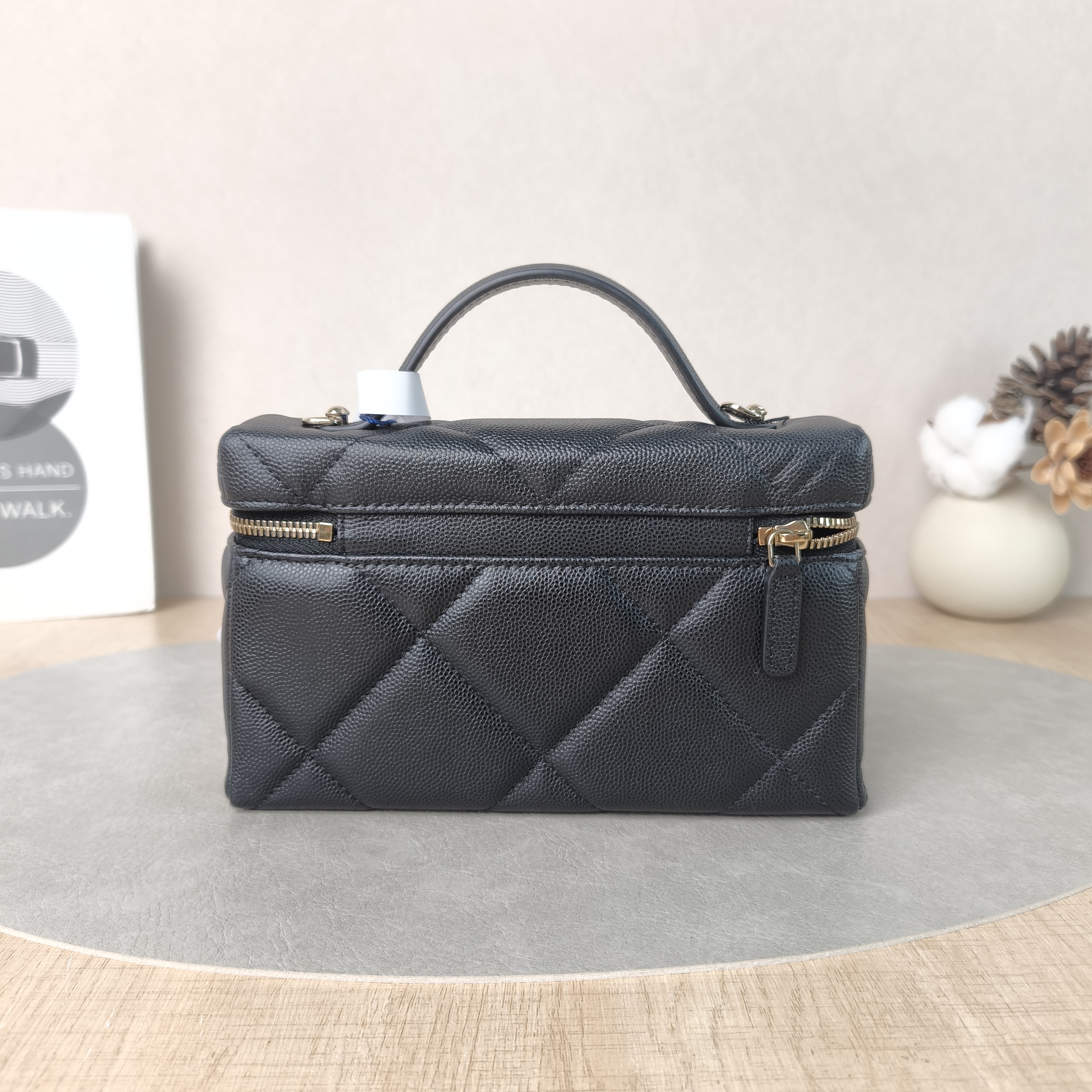 Chanel Crossbody Baglp Box Bag Top Handle Crossbody Bag Black Caviar Calfskin One Size19.5 × 5 × 17 cm — cover view 4 of 5