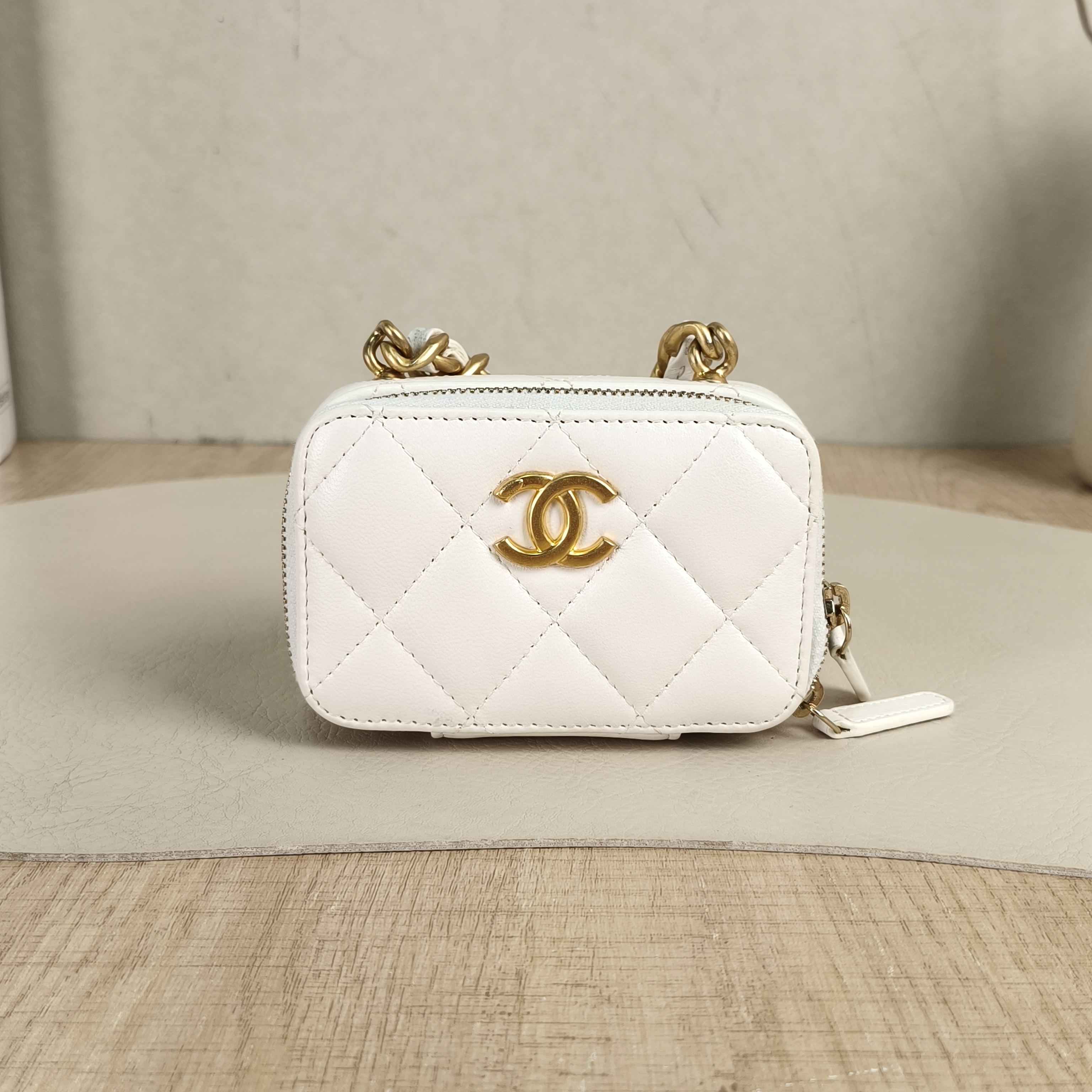 Chanel Crossbody Bag Camera Bag Box Crossbody Bag White Lambskin One Size11 × 4 × 7 cm