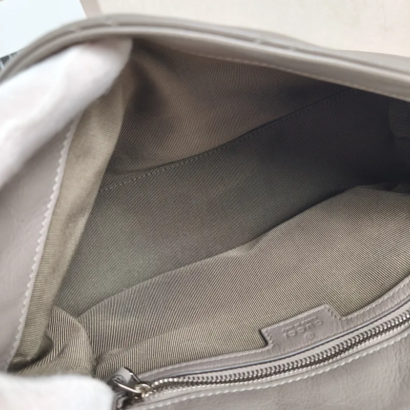 GUCCI Shoulder Bag GG Marmont Marmont Shoulder Bag Grey Calfskin Medium 31 × 8 × 17 cm — detail view 9 of 13