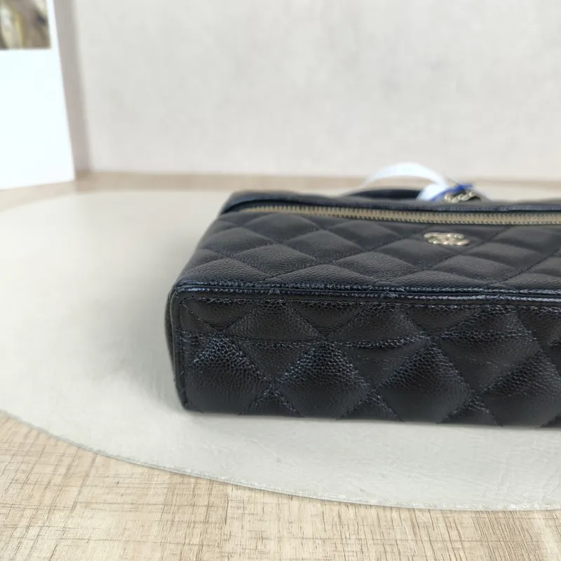 Chanel Crossbody Bag lp Box Bag Top Handle Crossbody Bag Black Calfskin One Size 19.5 × 5 × 17 cm — detail view 3 of 13