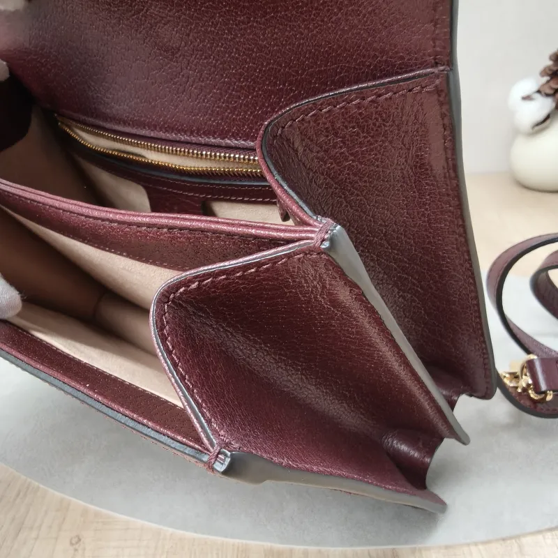 GUCCI Crossbody Bag Ophidia GG Messenger Bag Burgundy Canvas Medium25 × 7 × 17.5 cm — detail view 4 of 18