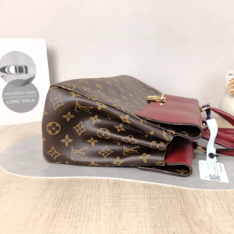 Louis Vuitton Shoulder Bag Venus Red PVC · Calfskin 34 × 12 × 22 cm — detail view 8 of 12