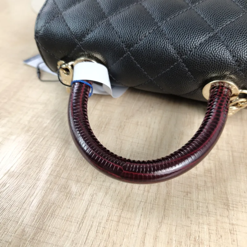 Chanel Top Handle Bag Coco Handle​ Black Grained Calfskin Mini 19 × 9 × 13 cm — detail view 6 of 12