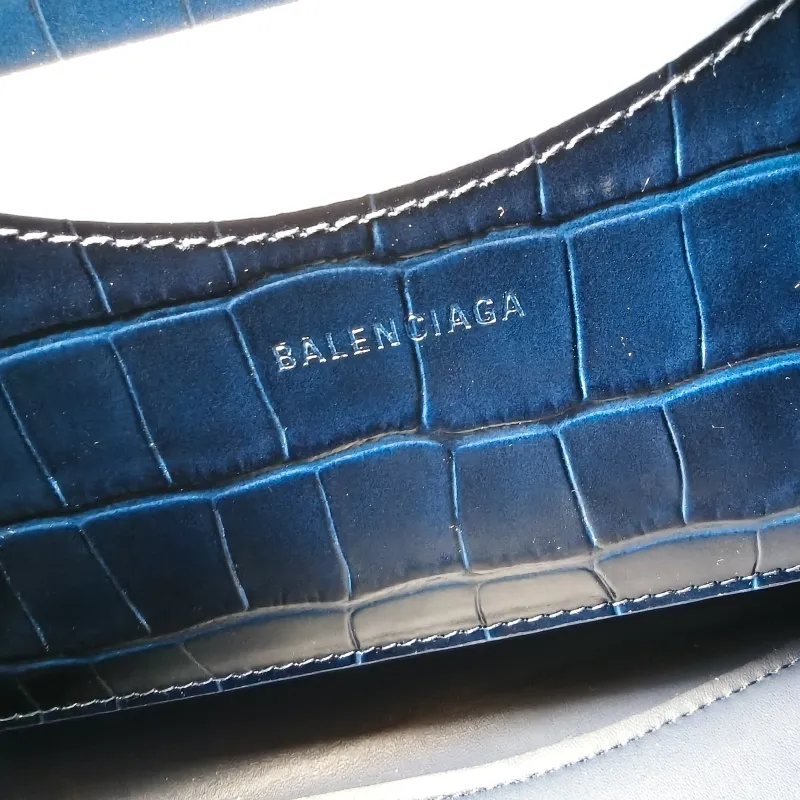 BALENCIAGA Crossbody Bag Neo Classic Blue Calfskin Small 33 × 15.5 × 21 cm — detail view 4 of 13