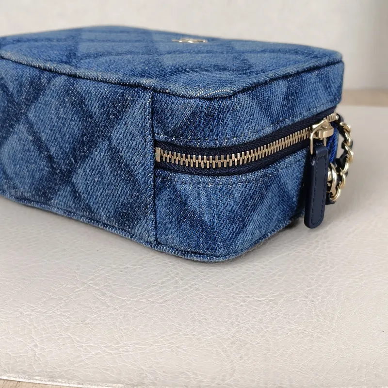 Chanel Crossbody Bag22b Box Bag Camera Bag Blue One Size14 × 7 × 10 cm — detail view 2 of 13