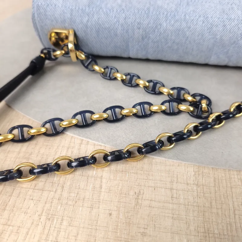 DIOR Crossbody Bag Caro Chain Bag Blue Medium25.5 × 9 × 15.5 cm — detail view 12 of 13