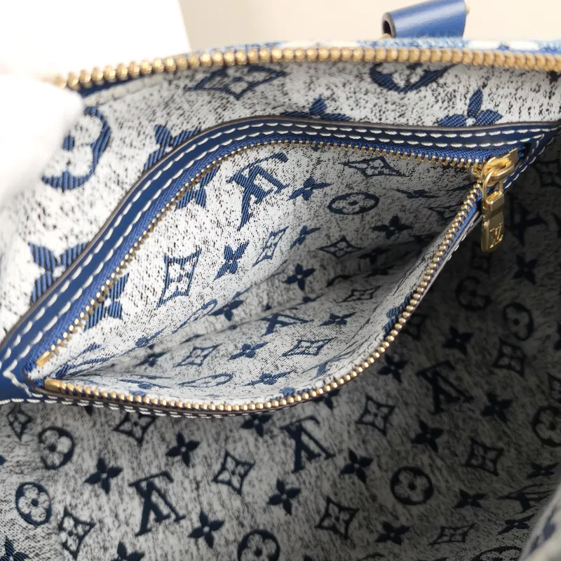 Louis Vuitton Crossbody Bag Speedy25 Blue Medium 25 × 15 × 19 cm — detail view 2 of 11