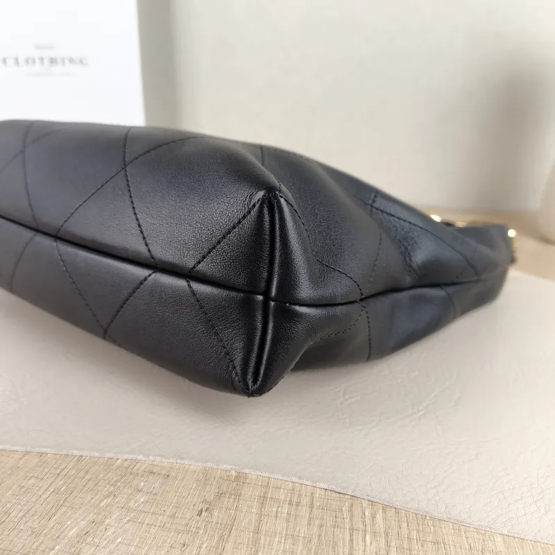 Chanel Shoulder Bag hobo Black Calfskin One Size 25 × 15 × 7.5 cm — detail view 2 of 11