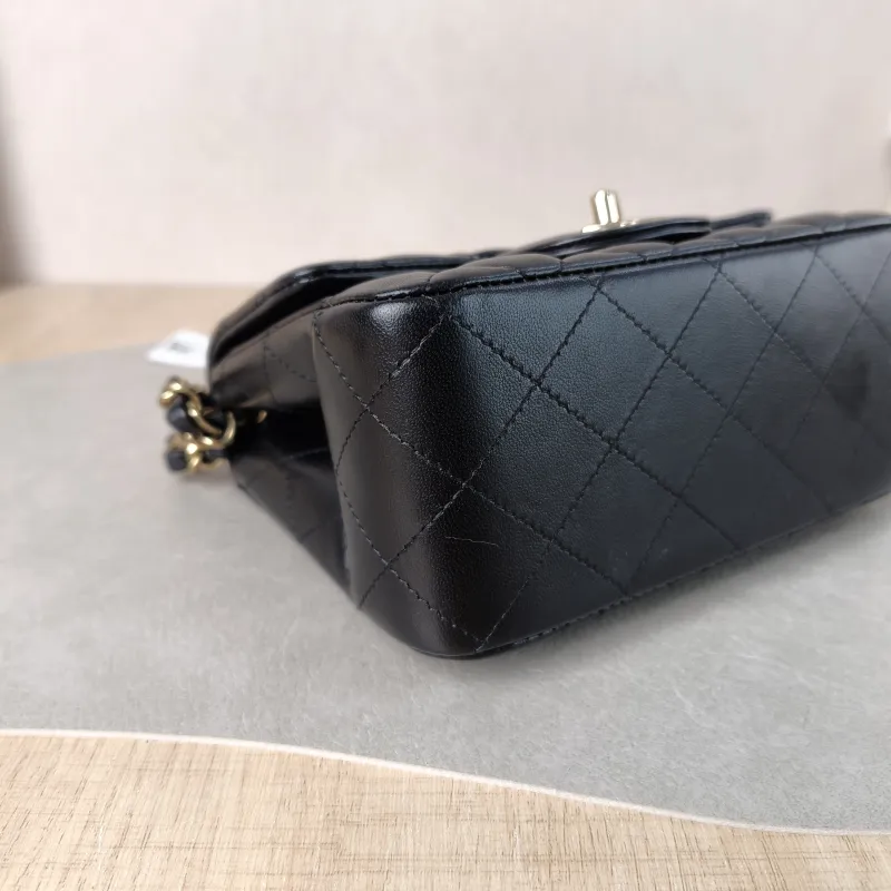 Chanel Crossbody Bag Classic Flap Mini CF Mini Black SL ambskin Mini 17 × 8 × 13.5 cm — detail view 3 of 9
