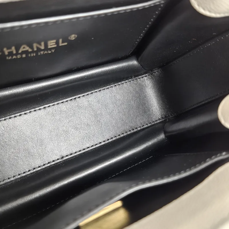 Chanel Crossbody Bag 22k White Grained Calfskin Small Edition 20 × 8.5 × 14.5 cm — detail view 11 of 11
