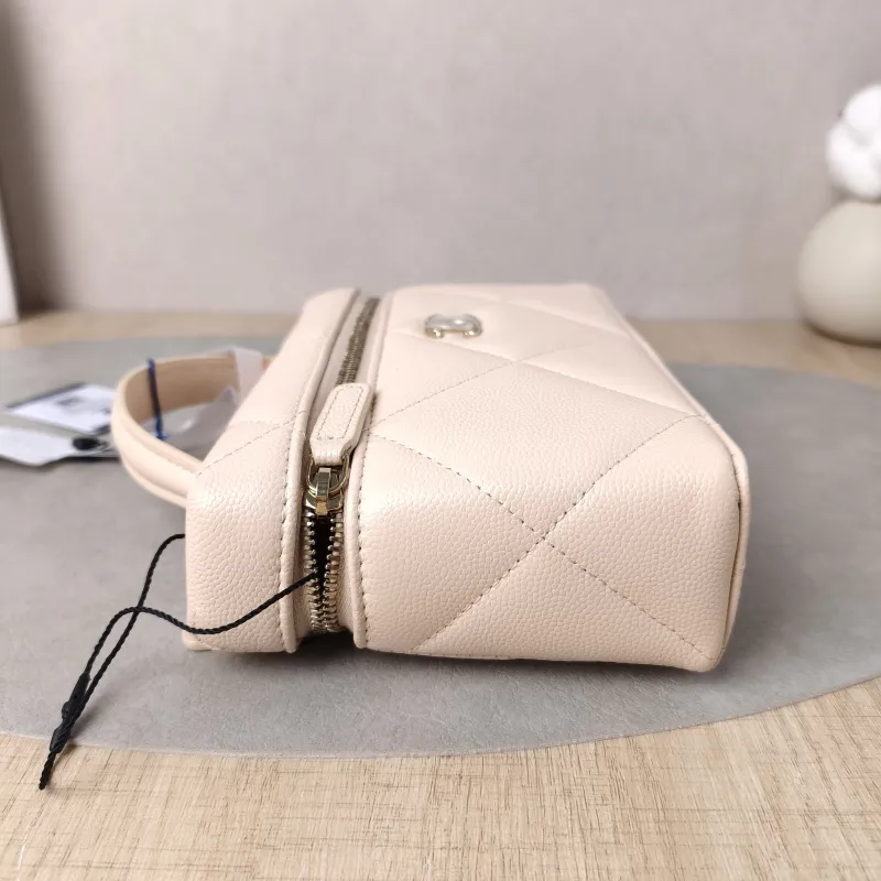 Chanel Crossbody Bag lp Box Bag Top Handle Crossbody Bag Beige Grained Calfskin One Size 19.5 × 5 × 17 cm — detail view 13 of 15