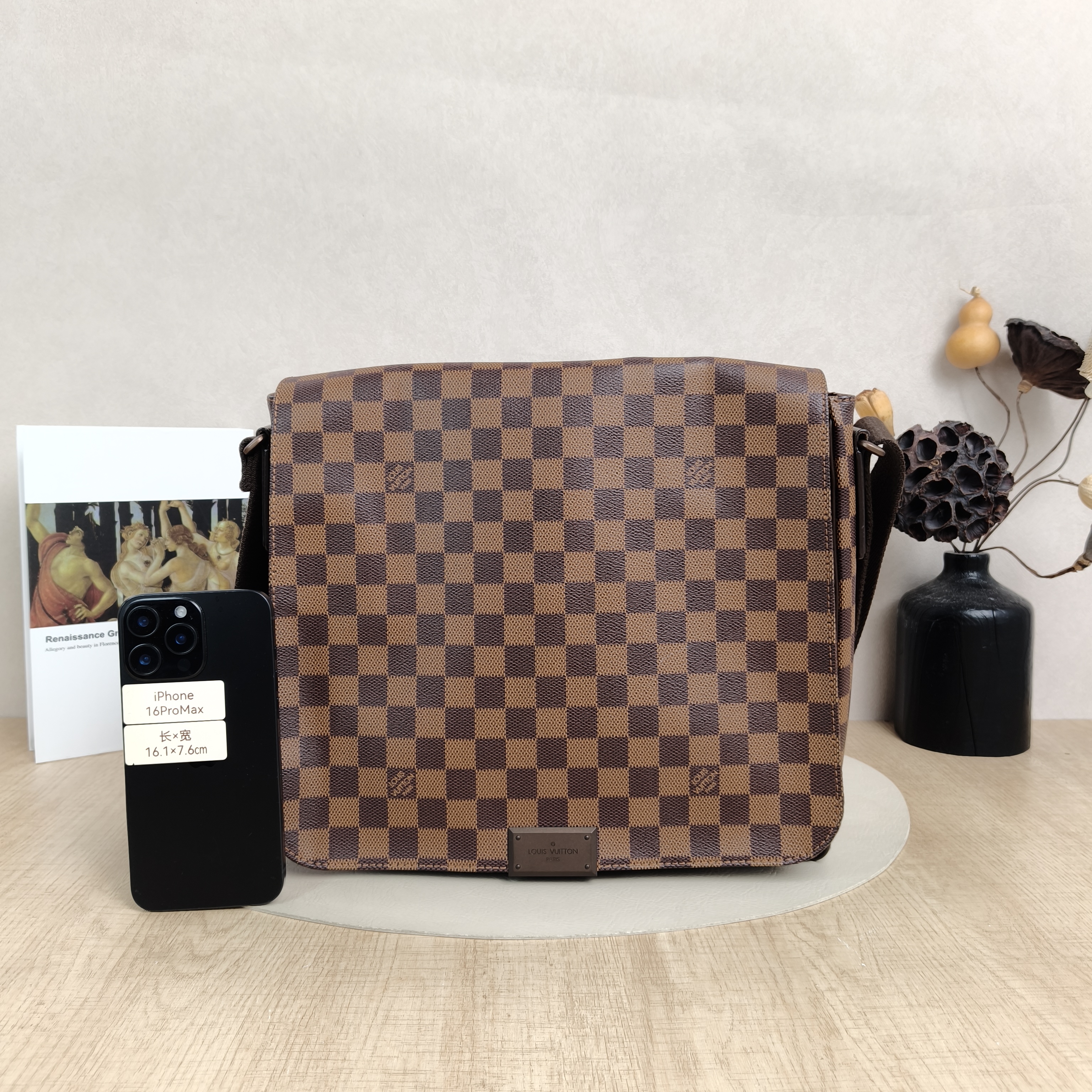 Louis Vuitton Shoulder Bag Vintage Messenger Bag Monogram PVC One Size31 × 7 × 26 cm — cover view 2 of 5