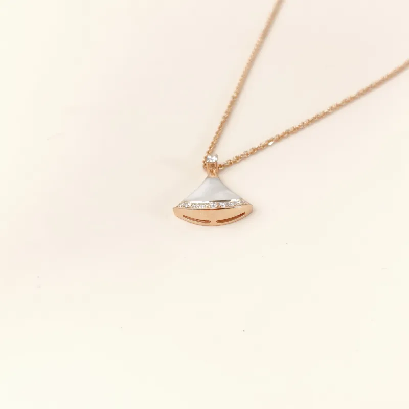 Bvlgari Necklace DIVAS’ DREAM Collection Pearl Pavé Diamond White Mother-of-Pearl 18KR ose Gold Diamond Pearl One Size 43cm — cover view 9 of 12