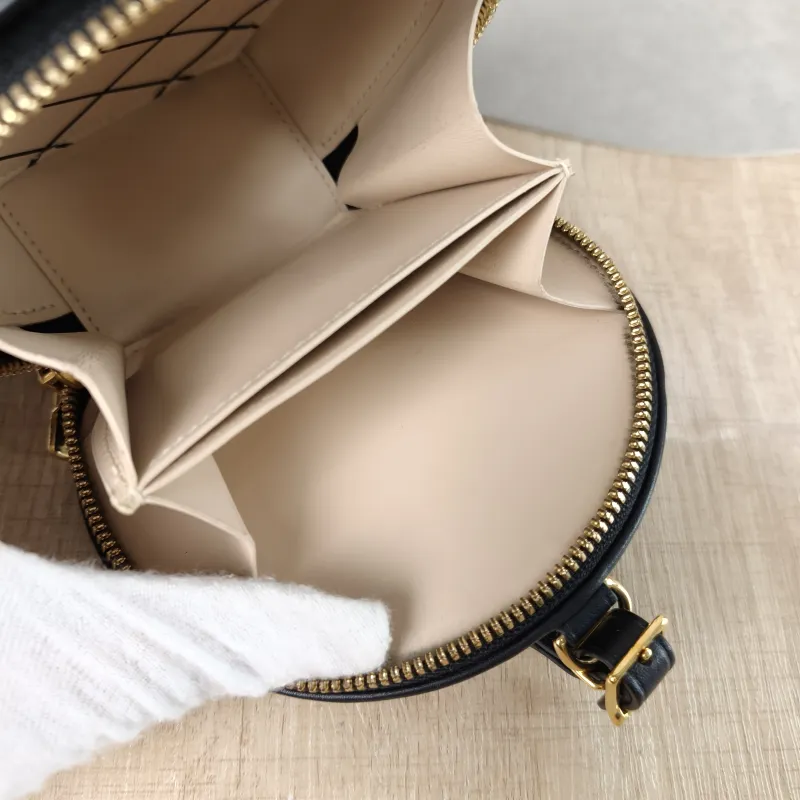 Louis Vuitton Crossbody Bag Mini BOITE CHAPEAU Monogram PVC Mini 13 × 6.5 × 12 cm — detail view 8 of 11