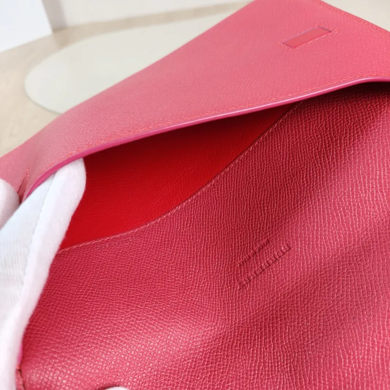 BURBERRY Clutch Clutch Pink Calfskin 22.5*15.5 — detail view 8 of 10