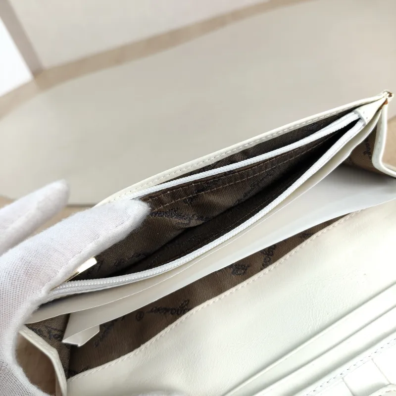 FERRAGAMO Wallet Wallet White Calfskin 18 × 2 × 9 cm — detail view 6 of 9