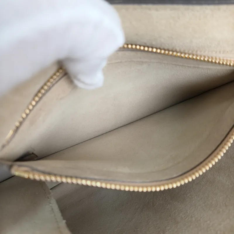 Chloé Crossbody Bag Crossbody Bag Grey Suede One Size31 × 5 × 26 cm — detail view 3 of 14
