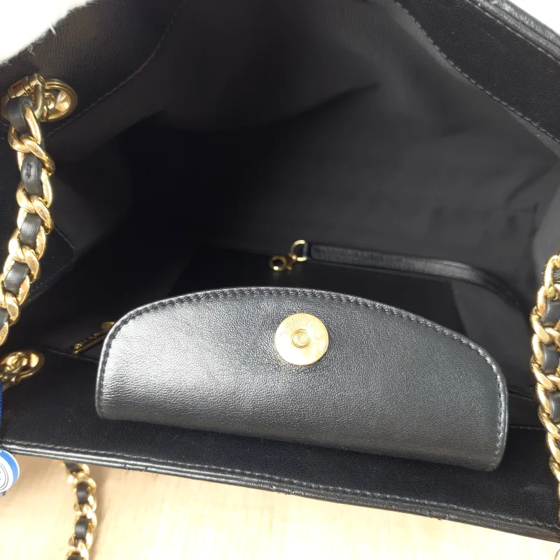 Chanel Shoulder Bag Tote Bag Black Lambskin One Size 30 × 10 × 23 cm — detail view 4 of 11
