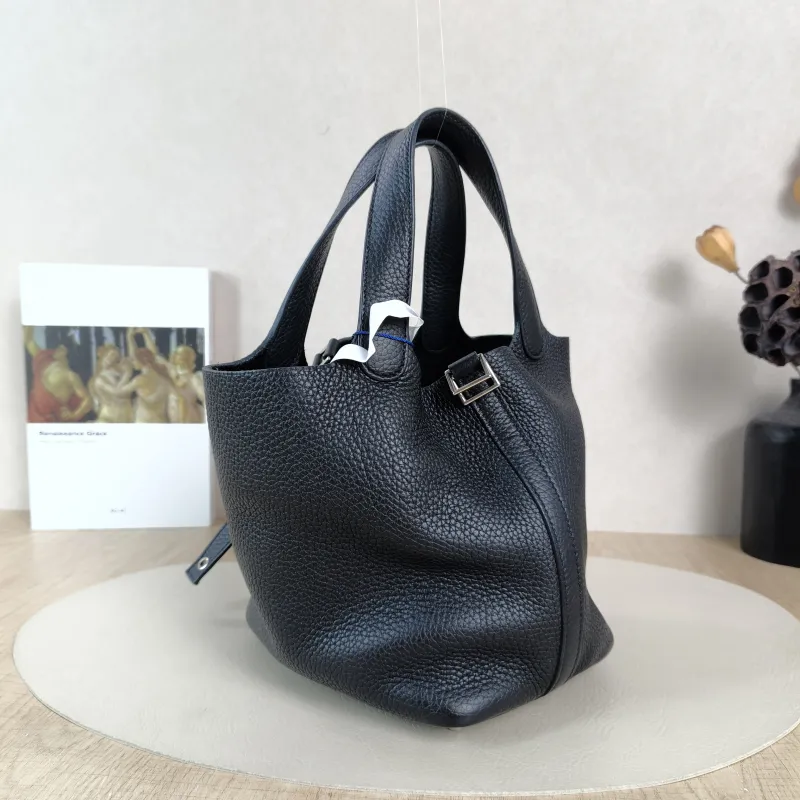 Hermès Top Handle Bag Picotin Lock 18 18Black Clemence Taurillon TC Calfskin Small18 × 13 × 19 cm — cover view 4 of 6