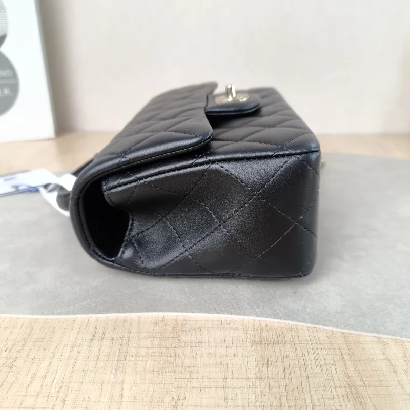 Chanel Crossbody Bag mini Black Lambskin mini 20 × 6 × 12 cm — detail view 6 of 13