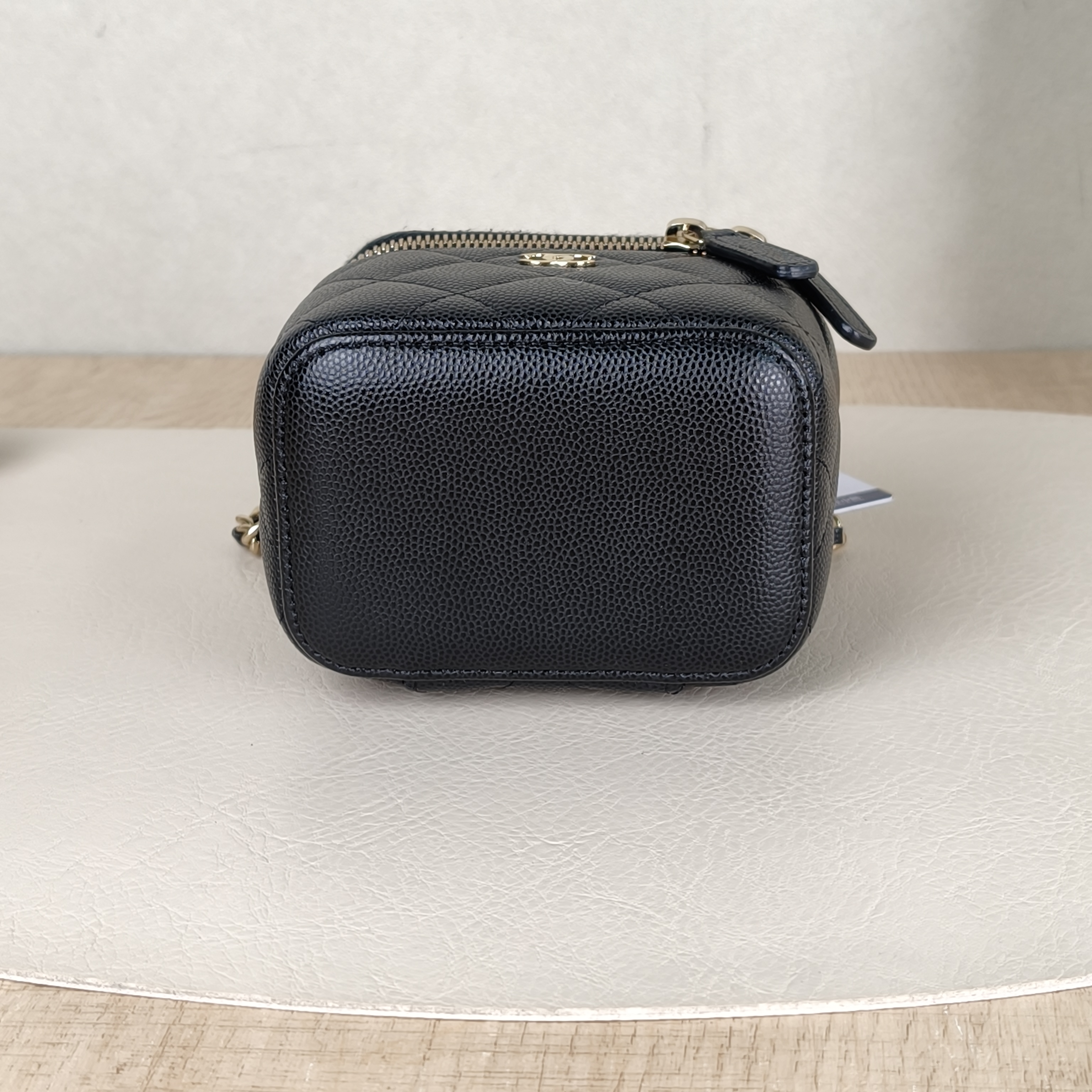 Chanel Crossbody Bag Edition Black Grained Calfskinmini11 × 7 × 9 cm — cover view 5 of 5