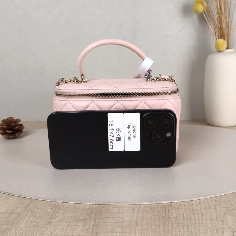 Chanel Crossbody Bag Edition Pink Lambskin Mini 16 × 8 × 9.5 cm — cover view 3 of 6