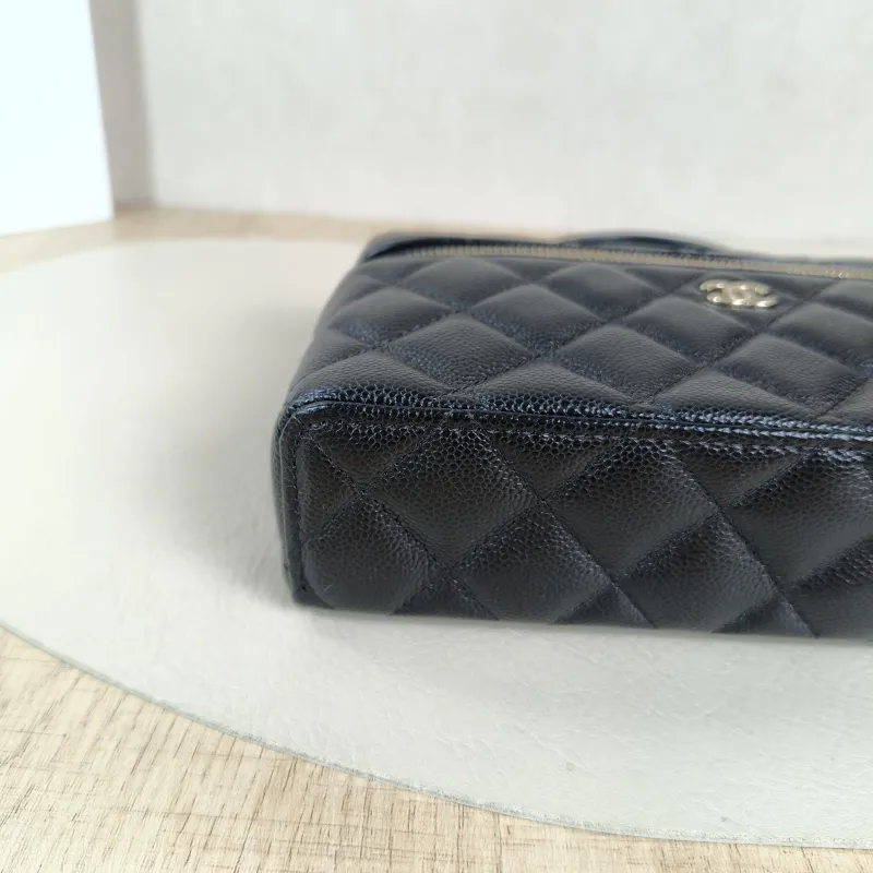 Chanel Crossbody Baglp Box Bag Top Handle Crossbody Bag Black Grained Calfskin One Size19.5 × 5 × 17 cm — detail view 6 of 14