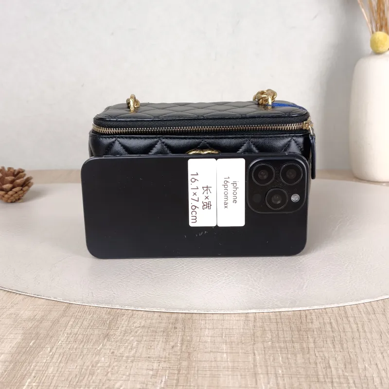 Chanel Crossbody Bag Edition Black Lambskin One Size 17 × 8 × 9.5 cm Conditioned — cover view 2 of 6