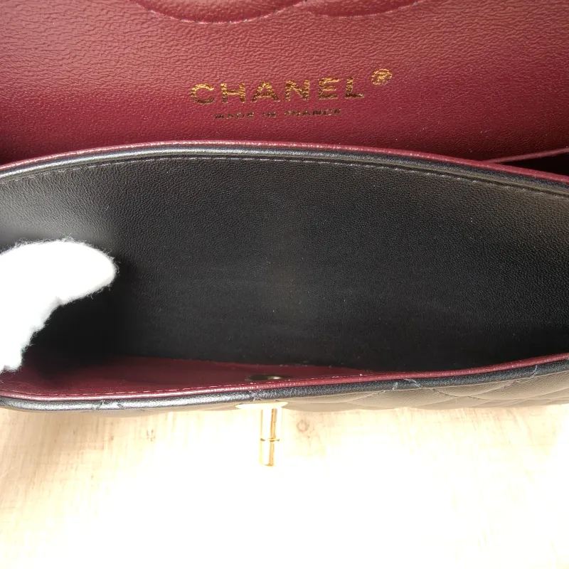 Chanel Crossbody Bag Classic Flap CF Black Lambskin Small 23 × 6 × 14.5 cm — detail view 3 of 12