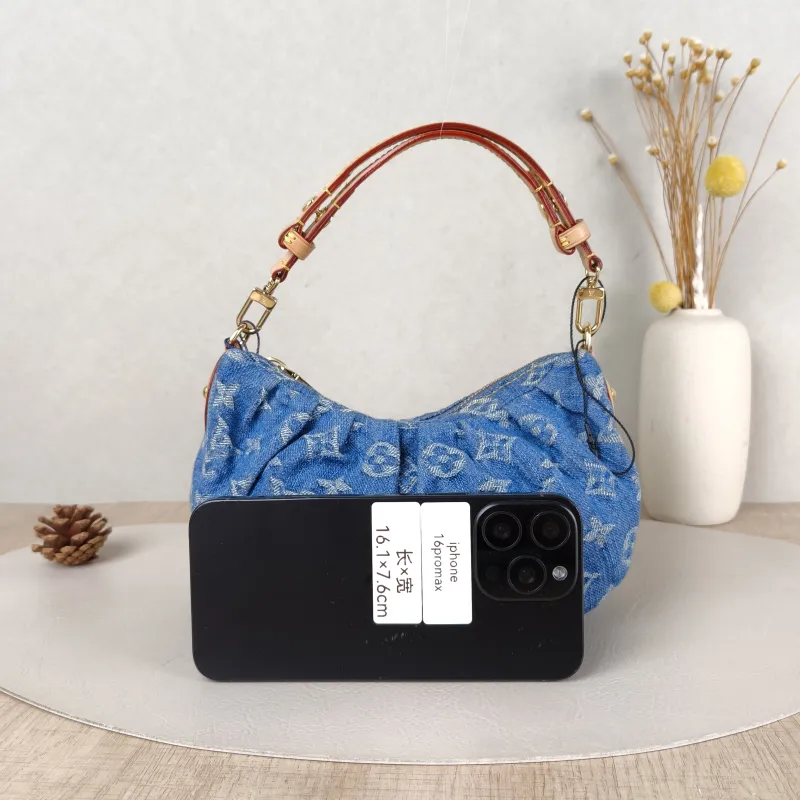 Louis Vuitton Shoulder Bag Pochette Valley Blue One Size21 × 7 × 15 cm — cover view 3 of 5