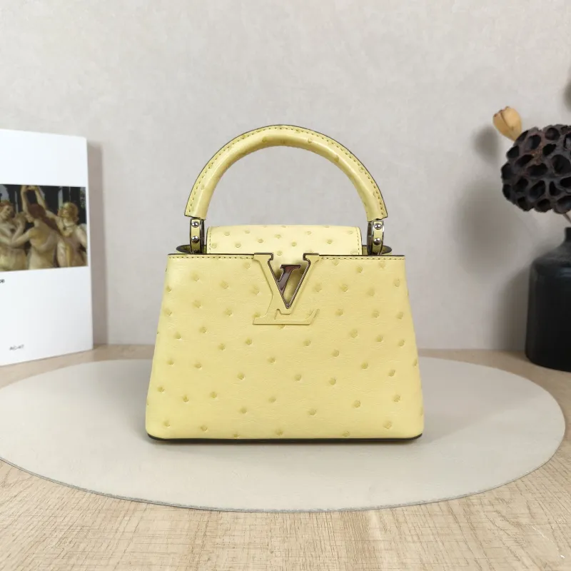 Louis Vuitton Shoulder Bag Capucines Yellow mini21 × 8 × 14 cm