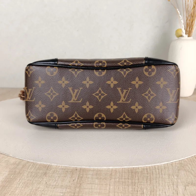 Louis Vuitton Crossbody Bag Boulogne PVC Small26 × 9.5 × 16 cm — cover view 2 of 5