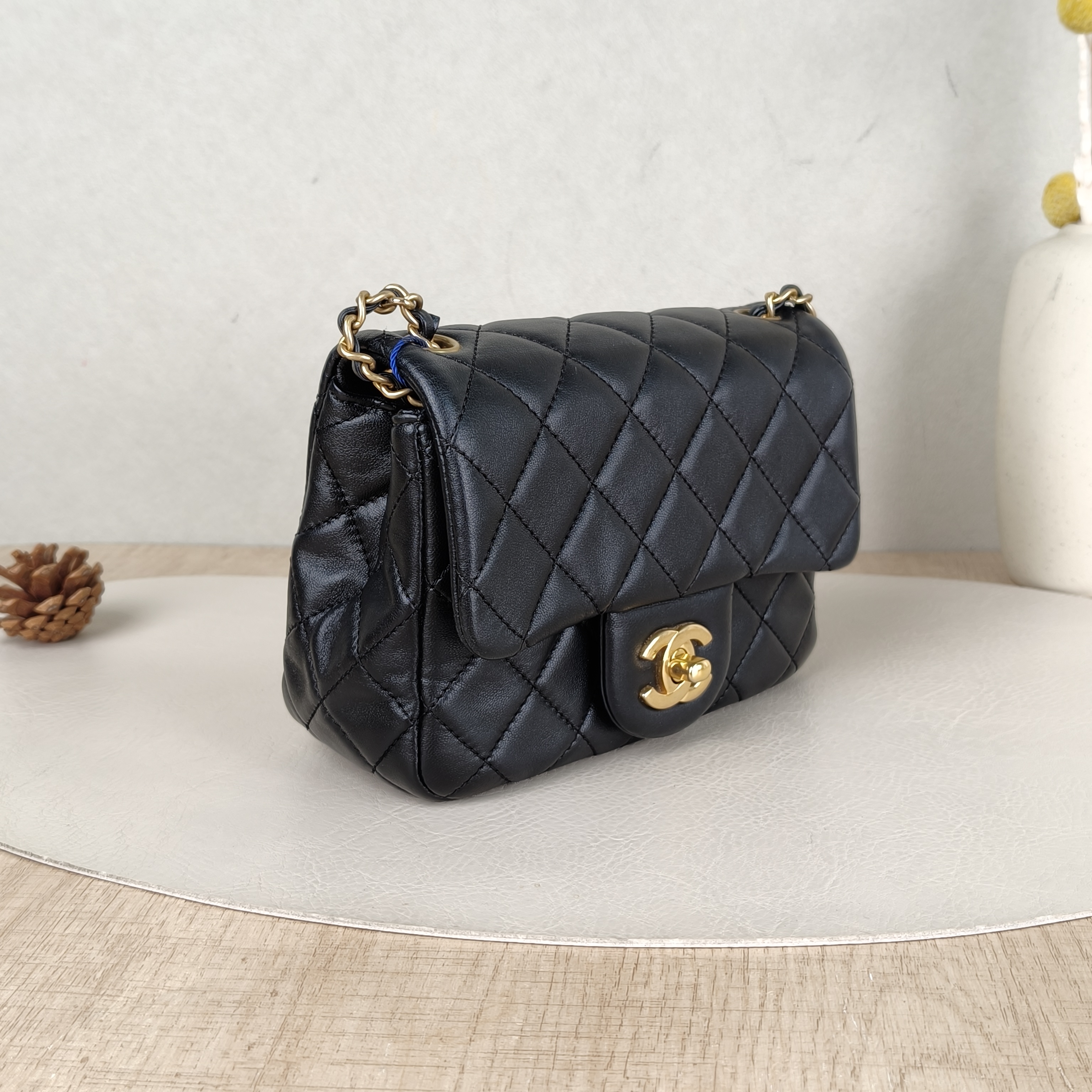 Chanel Crossbody Bag Black Lambskin One Size17 × 8 × 13.5 cm — cover view 2 of 5