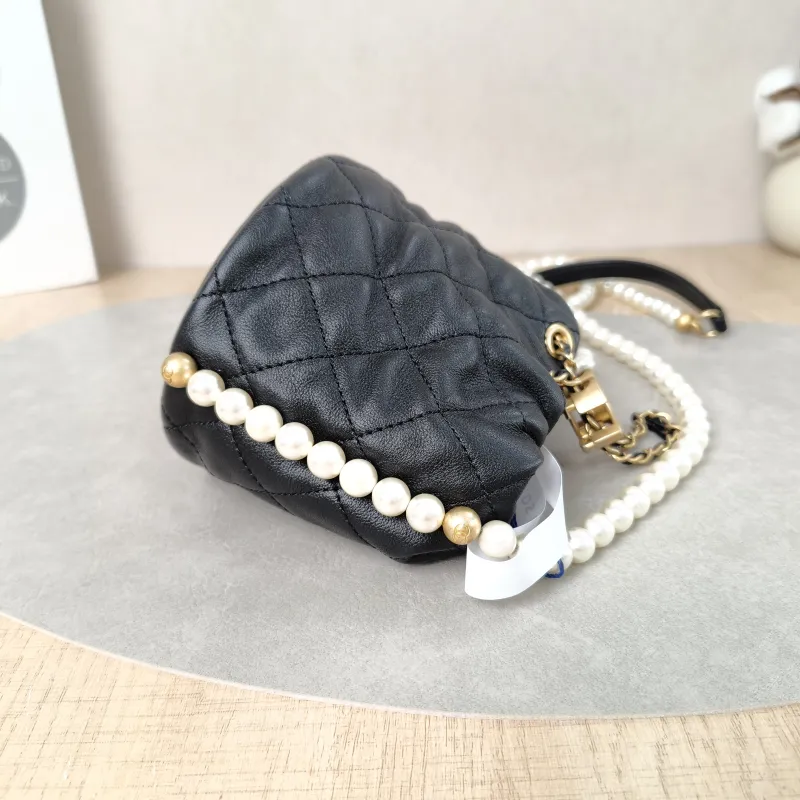 Chanel Crossbody Bag Crossbody Bag Black Calfskinmini12 × 11 × 11 cm — detail view 9 of 14