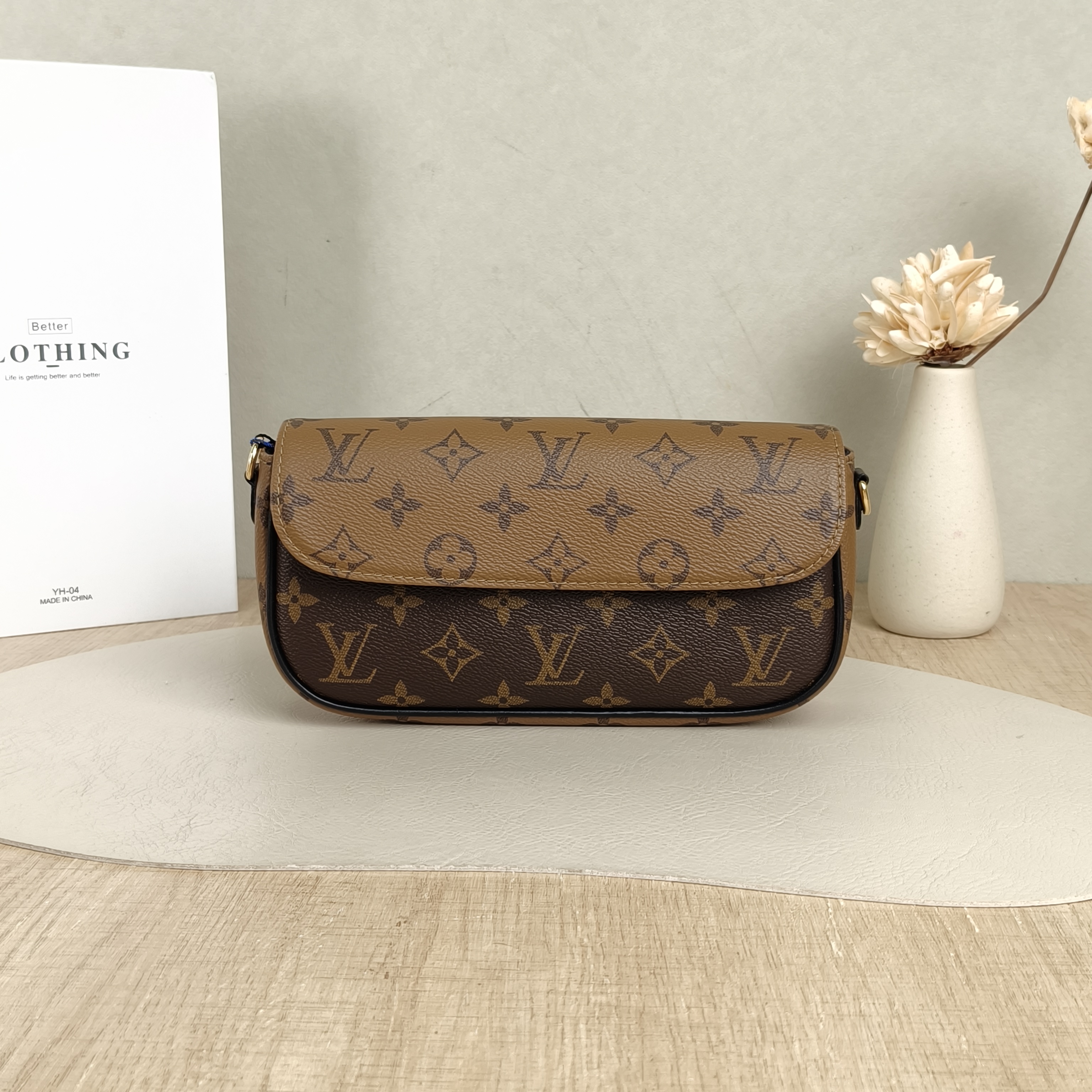 Louis Vuitton Crossbody Bag IVY Monogram PVC Small23.5 × 4.3 × 12 cm