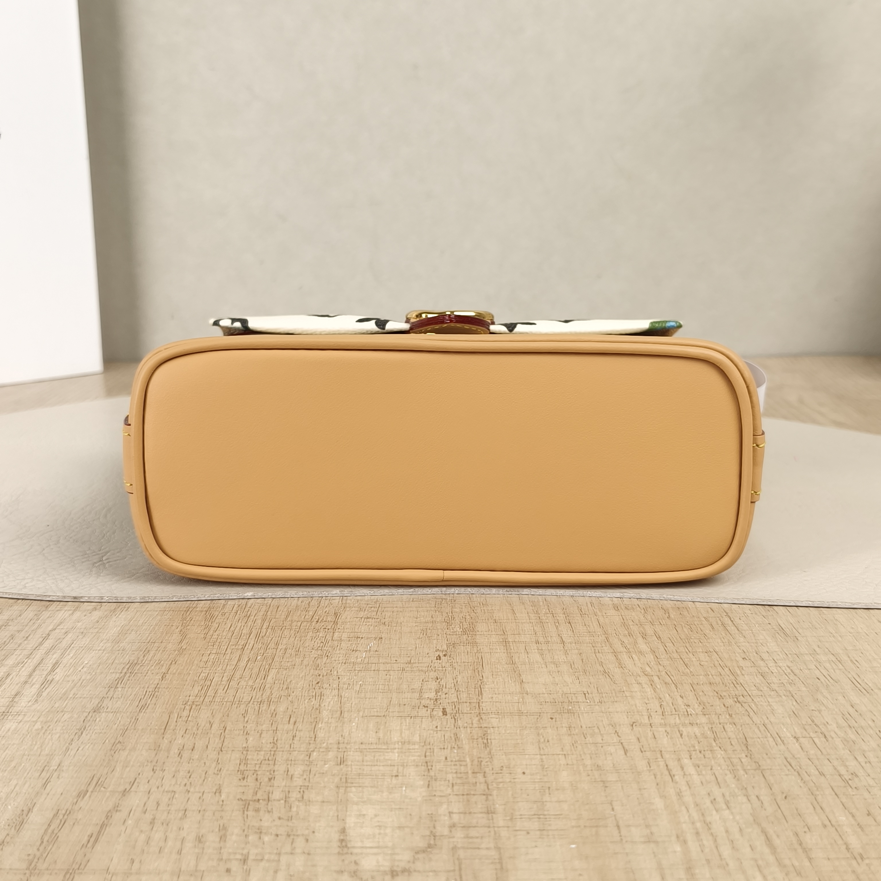 Louis Vuitton Crossbody Bag ENVELOPE Messenger Bag Box Tyler Yellow PV Cmini19 × 7 × 12 cm — cover view 5 of 5