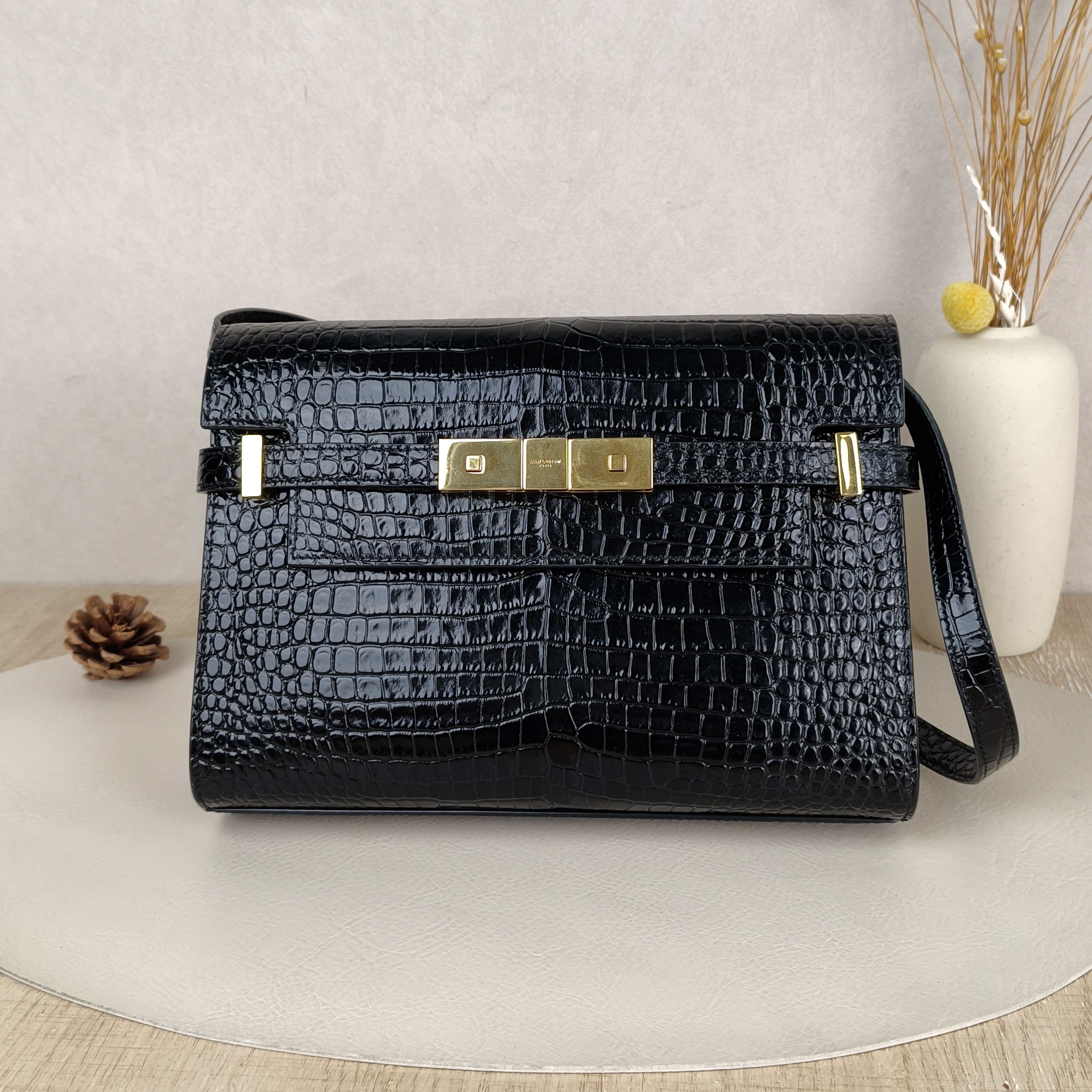 SAINT LAURENT Shoulder Bag MANHATTAN Black Calfskin Small24 × 6 × 17.5 cm