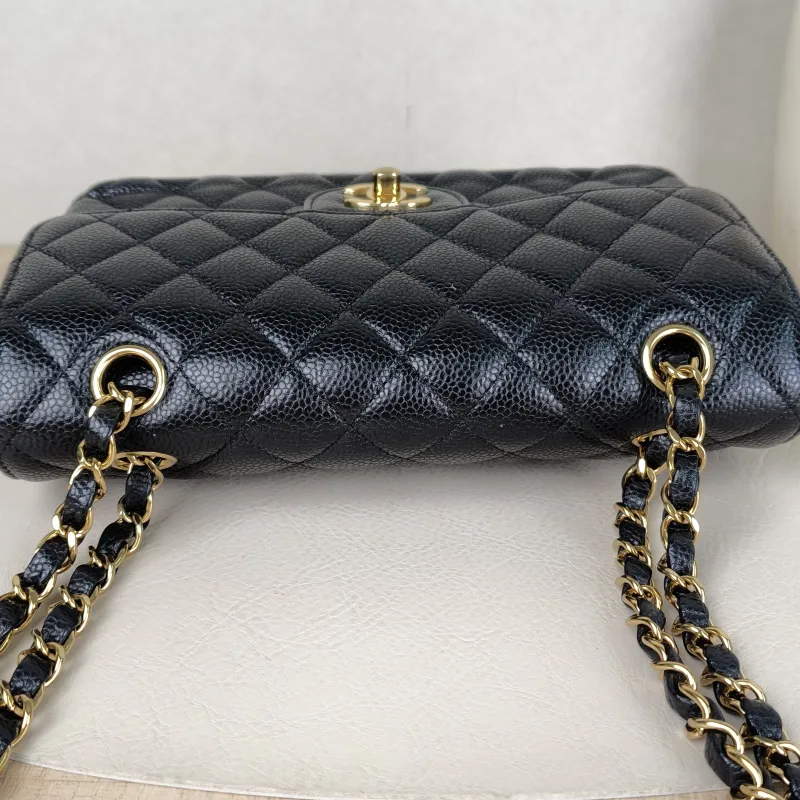 Chanel Crossbody Bag Classic Flap CF Black Grained Calfskin Small23 × 6 × 14.5 cm — detail view 3 of 15