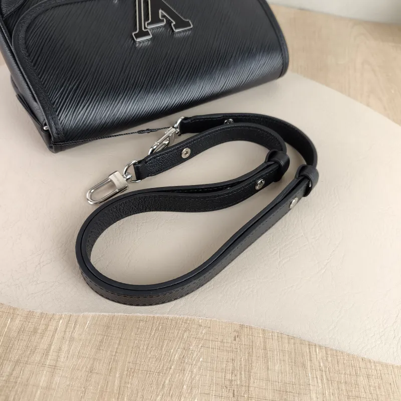Louis Vuitton Shoulder Bag BUCI Black Epi Embossed Calfskin One Size 24.5 × 9 × 15.5 cm — detail view 3 of 11