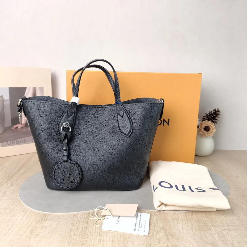 Louis Vuitton Crossbody Bag Blossom Top Handle Bag Black Calfskin Small 20 × 12.5 × 20 cm — cover view 2 of 6