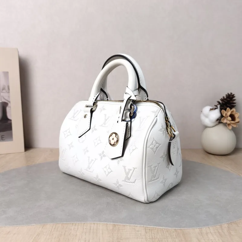 Louis Vuitton Crossbody Bag Speedy20 White Calfskin One Size 20.5 × 12 × 13.5 cm — cover view 5 of 5