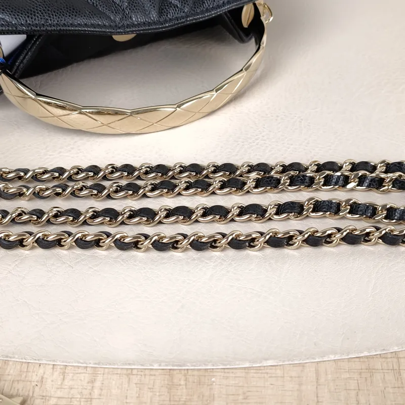 Chanel Crossbody Bag Crossbody Bag Black Calfskin One Size 18 × 7 × 13.5 cm — detail view 2 of 12