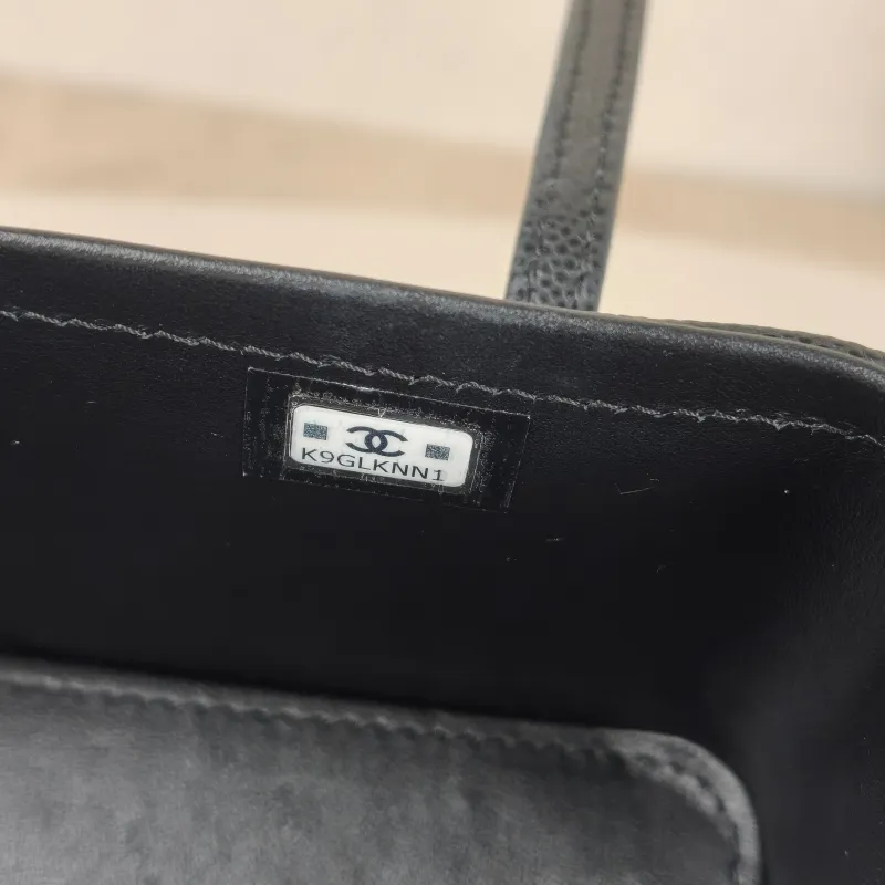 Chanel Shoulder Bag26s preppy Shoulder Bag Black Calfskin17 × 8 × 9.5 cm — detail view 6 of 14