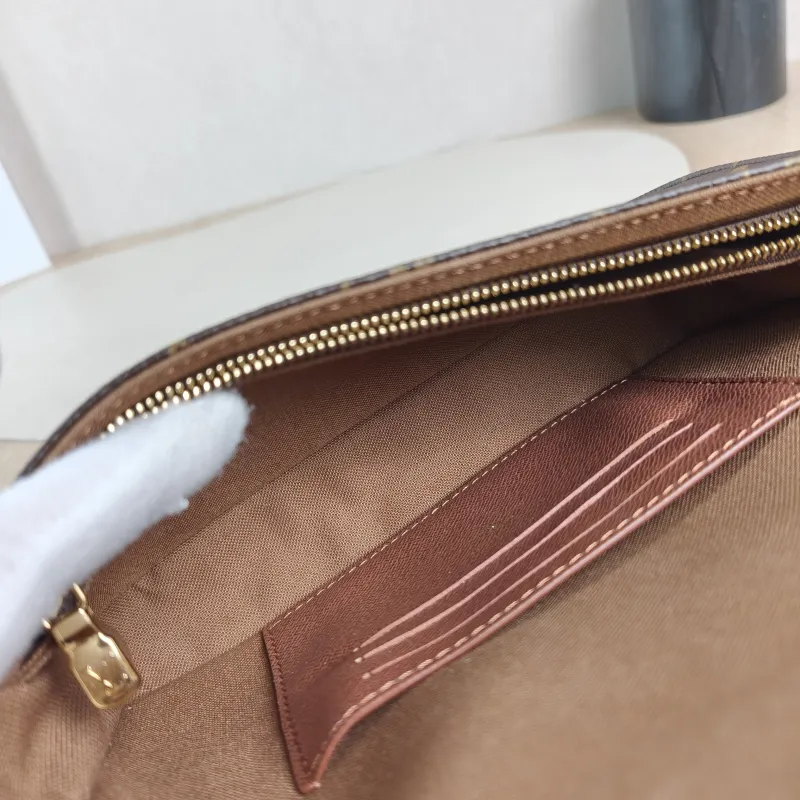 Louis Vuitton Crossbody Bag IVY Monogram PVC Small 23.5 × 4.3 × 12 cm — detail view 4 of 13