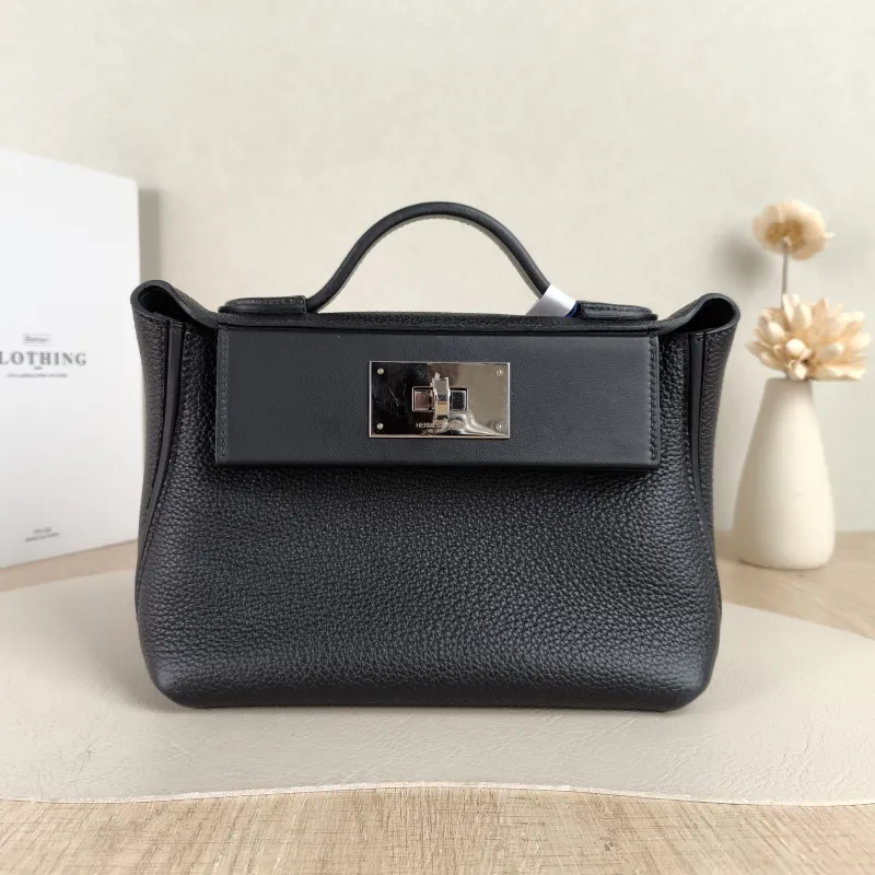 Hermès Crossbody Bag 24 · 24 21 Shoulder Bag Black Togo Calfskin · Swift Calfskin Mini 21 × 10 × 16 cm G