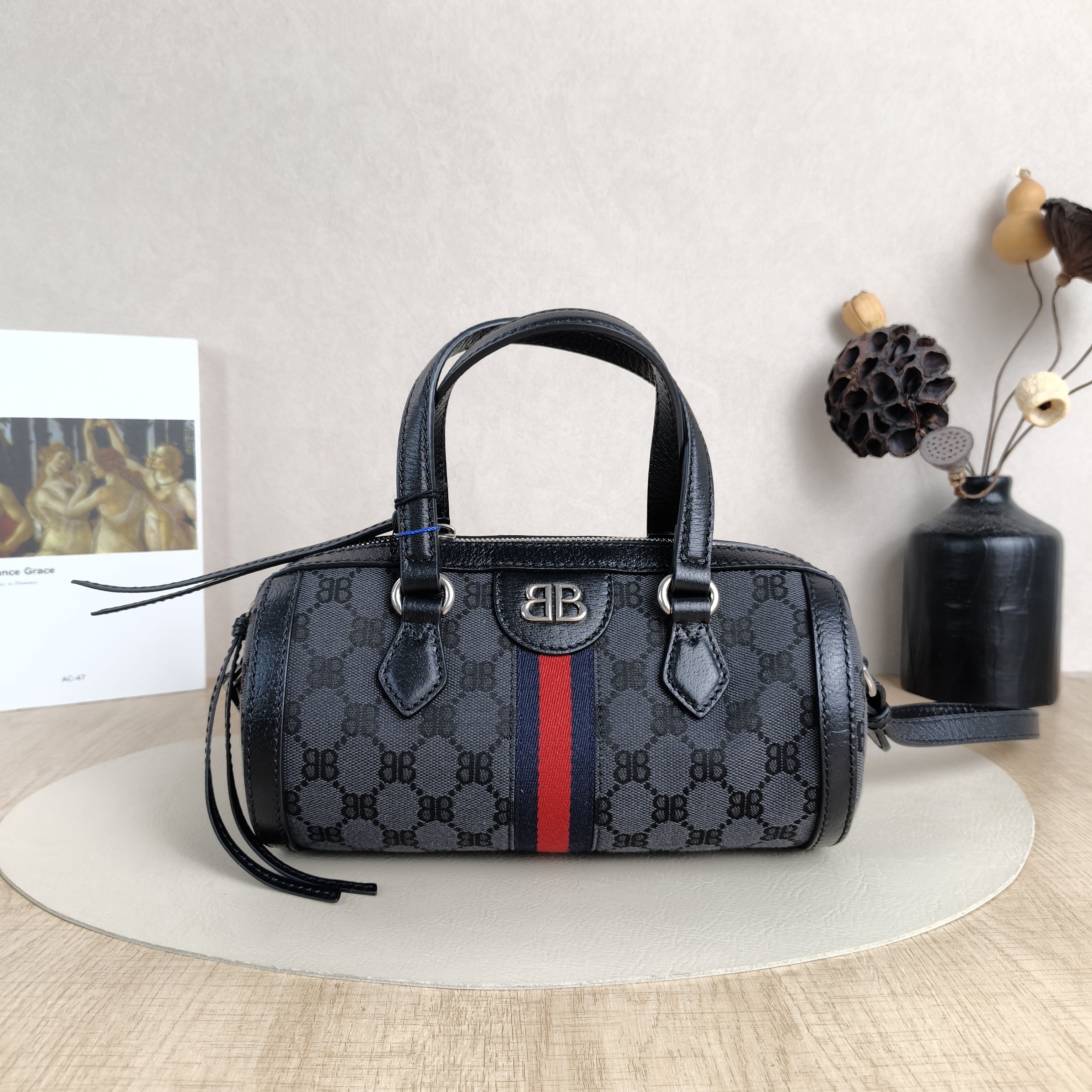 GUCCI Crossbody Bag x Edition Crossbody Bag Black Canvas， Small24.5 × 12 × 12 cm