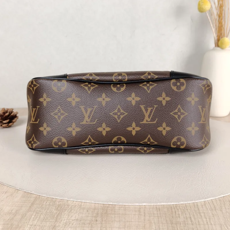 Louis Vuitton Crossbody Bag Boulogne PVC Small 26 × 9.5 × 16 cm — cover view 3 of 5