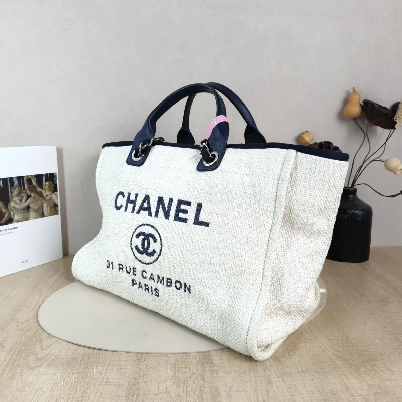 Chanel Shoulder Bag White One Size 39 × 19 × 29 cm 23 — cover view 3 of 5