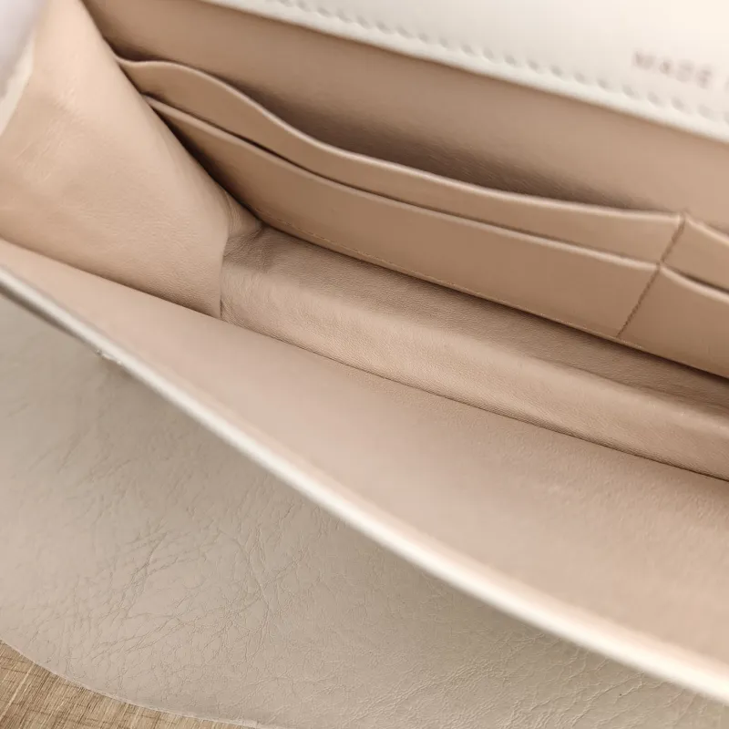 Chanel Top Handle Bag White One Size 21 × 4 × 11.5 cm — detail view 6 of 10