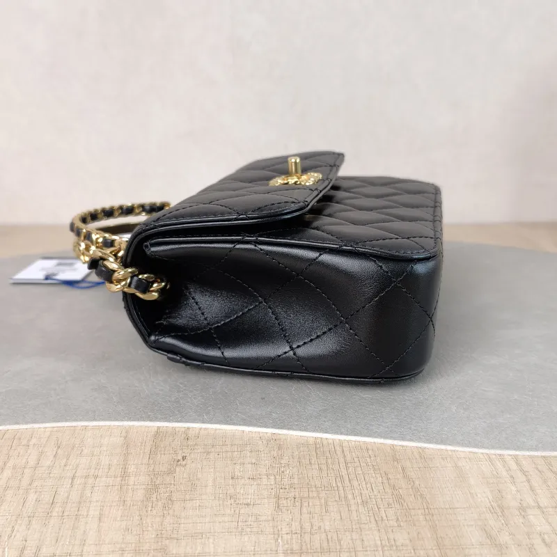 Chanel Crossbody Bag Crossbody Bag Black Lambskin One Size 17 × 5 × 12 cm — detail view 8 of 14